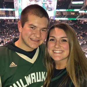 Meet your Posher, Max